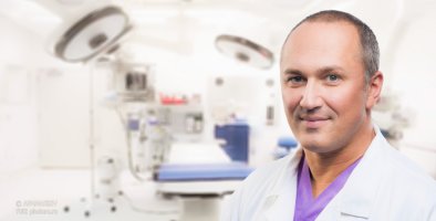 Бизнес портрет пластического хирурга у профессионального фотографа