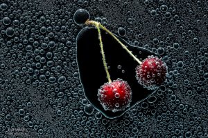 Фотографии для рекламы, календарей, съемка продуктов, Черешня в минералке