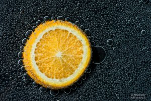 Фотографии для рекламы, календарей, съемка продуктов, апельсин в минералке